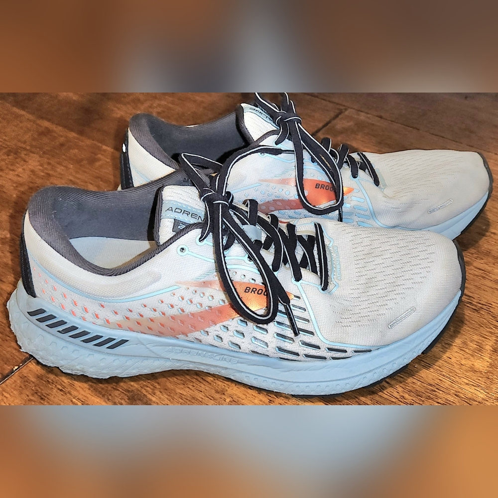 Brooks Adrenaline GTS 21 Running Shoes, Women's Size 9.5 B White, Blue